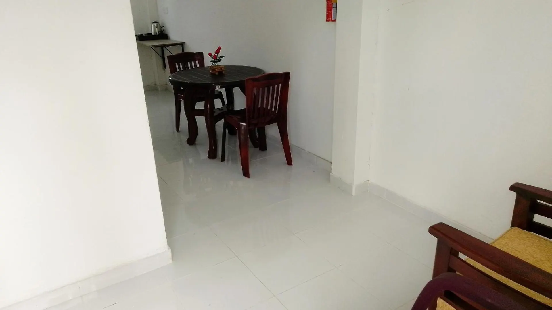 بيت شباب Tropical Suites نيجومبو