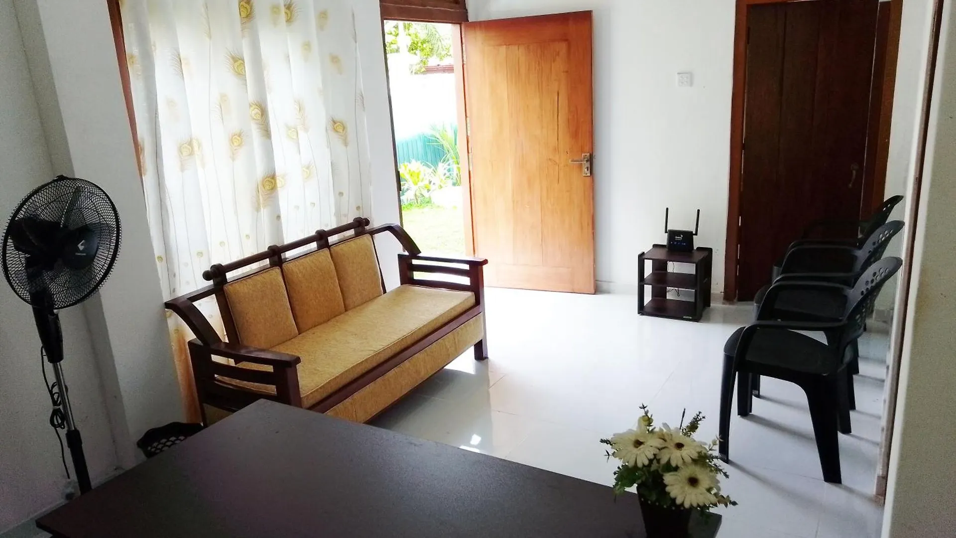 Tropical Suites نيجومبو 0*,
