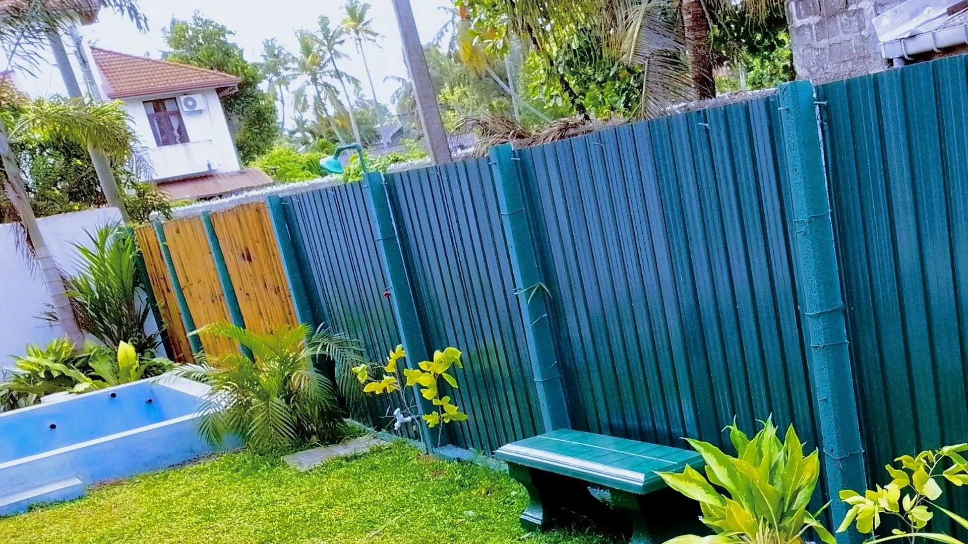 بيت شباب Tropical Suites نيجومبو